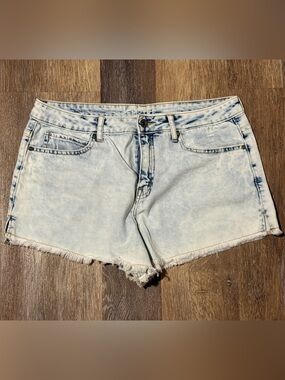 Empyre Light Acid Wash Denim Frayed Hem Shorts